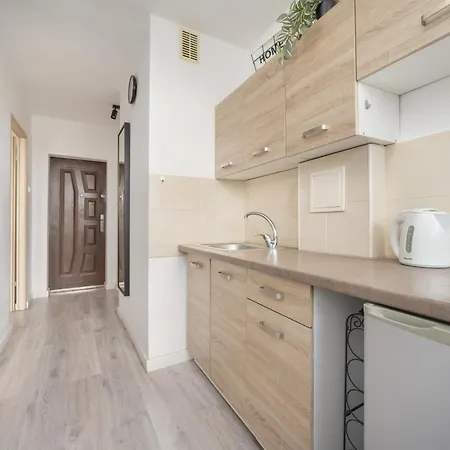 Cozy For 4 People In By Renters Wrocław