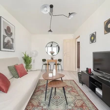 Cozy For 4 People In By Renters Apartament *
