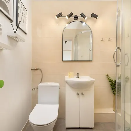Cozy For 4 People In By Renters Apartment Breslau