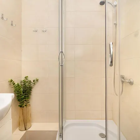 Apartament Cozy For 4 People In By Renters Wrocław